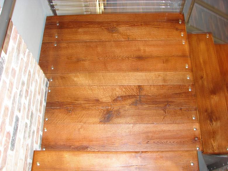 Oak Landing / 3 x 12 Oak Stair Treads and Oak Hand Rails